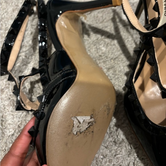 Black heals - Picture 3 of 7